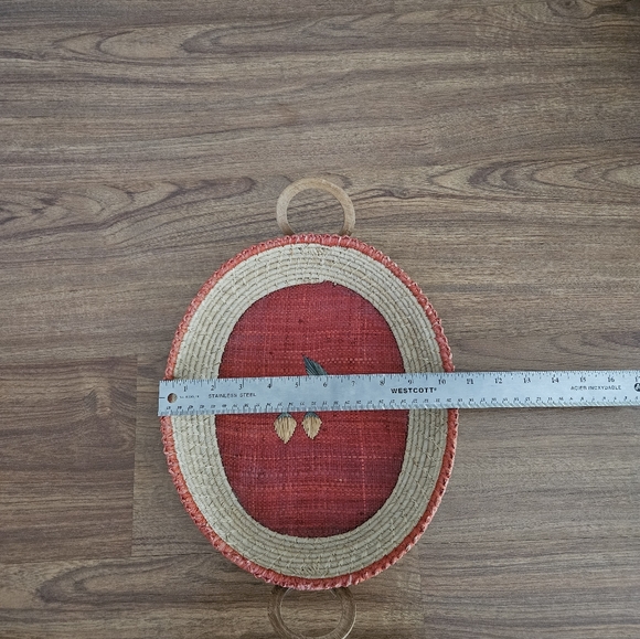 Woven basket - Picture 2 of 6